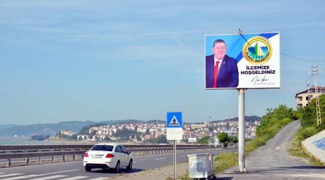 ALAPLI GİRİŞİNE FOTOĞRAFLI TABELA