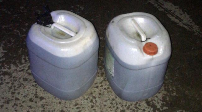 Çaldıkları mazotlarla yakalandılar