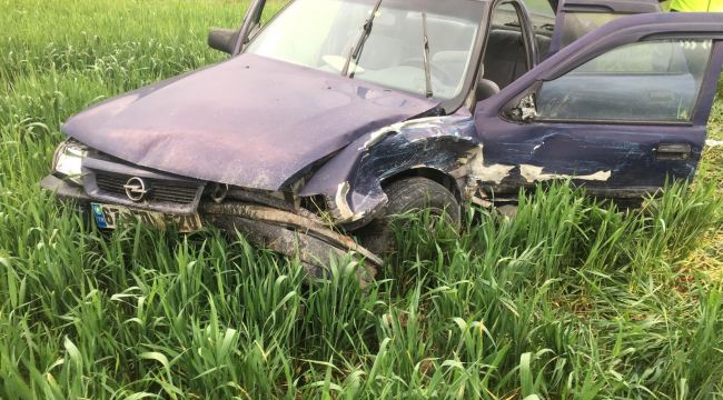 Çarpışan iki otomobilden biri araziye uçtu: 6 yaralı
