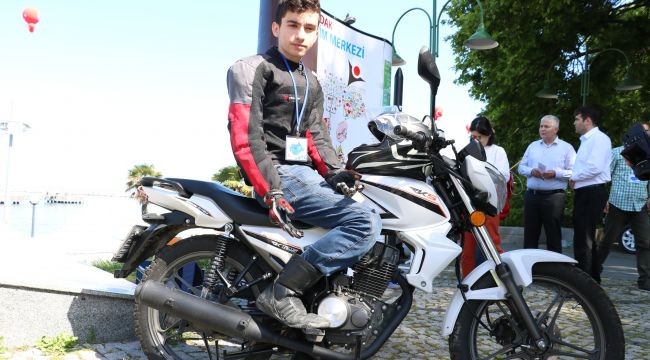 Dünyada bir ilk, geçirdiği motosiklet kazası hayatını değiştirdi