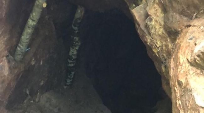 Kaçak kazı yapan defineciler jandarmaya yakalandı