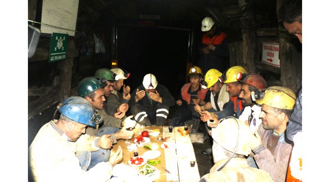 Madencilerin yerin 300 metre altında ilk sahuru