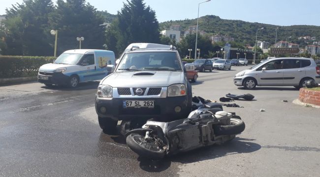 Motosiklet pick-up la ile çarpıştı