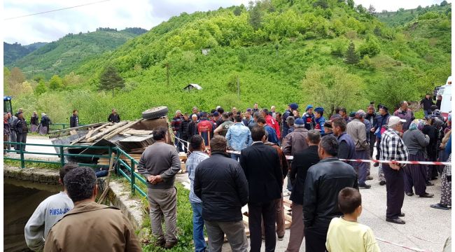 - Traktör devrildi: 1 ölü, 2 yaralı