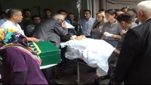 BABASINA DOKU NAKLİ İÇİN ASKERDEN GELMİŞTİ...