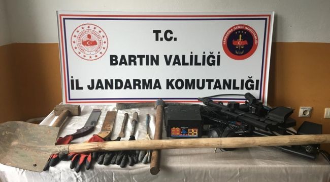 Kaçak kazı yaparken suçüstü yakalandılar