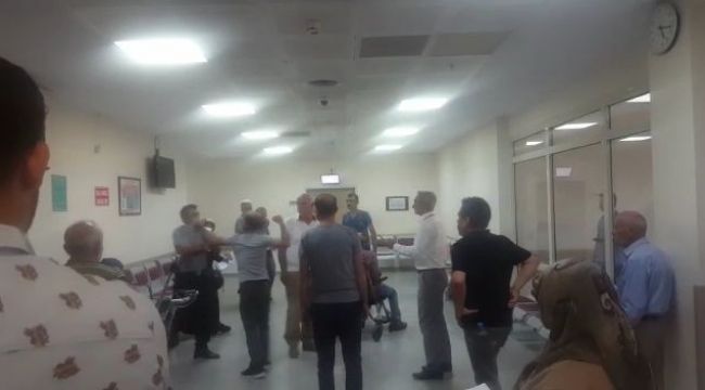 Hasta yakınları güvenlik görevlilerine saldırdı