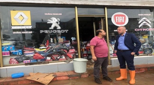 Selden zarar gören esnafları ziyaret etti