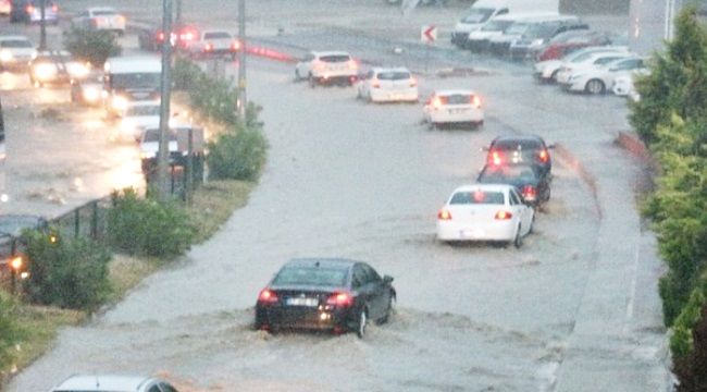 Bilanço: 23 konut, 40 iş yeri selden etkilendi