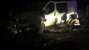 Fındık işçilerini taşıyan araç kaza yaptı: 13 yaralı 