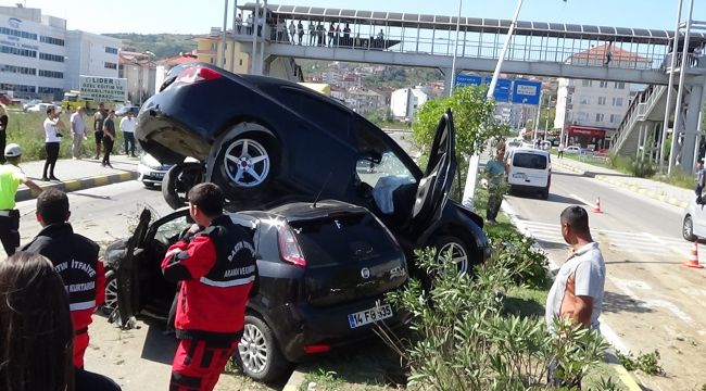 Otomobiller üst üste çıktı: 10 yaralı