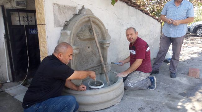 MUHTAR  YAPAR SANATINI KONUŞTURDU VE CAMİLERİNE 3 ADET ÇEŞME YAPTI…