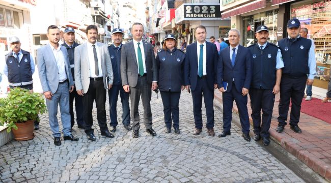 - Belediye ve esnaf birlikte kaldırım işgaline son verdi