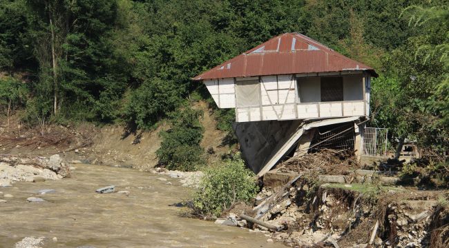 Düzce’deki ki selzedelere 5 milyon dağıtıldı