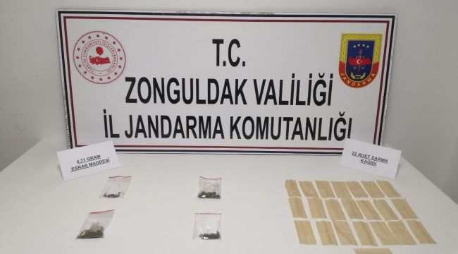  Jandarmanın durdurduğu araçtan uyuşturucu çıktı