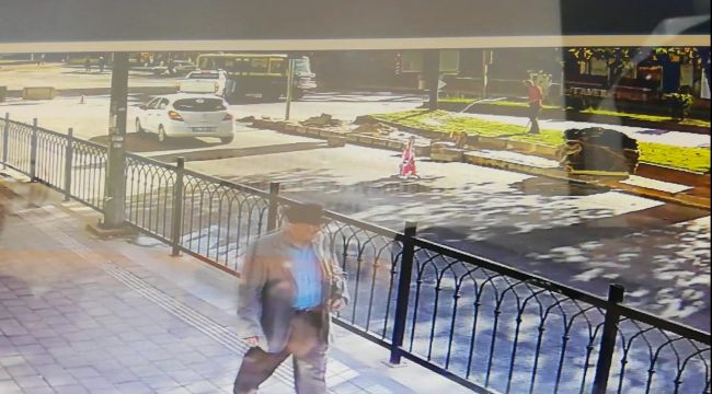 Minibüsün kaza anı güvenlik kamerasında