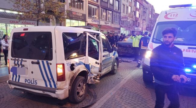 POLİS ARACINA ÇARPTI: 5 YARALI...