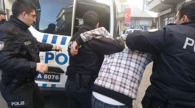 - Bıçakla banka soymaya çalışan zanlı yakalandı