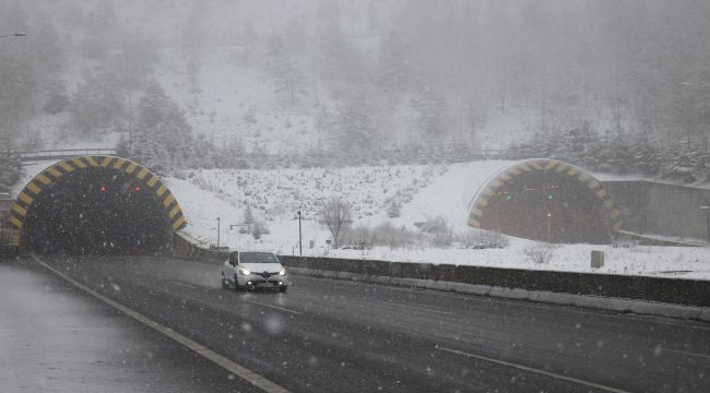 - Bolu Dağı’nda kar yağışı etkisini artırarak devam ediyor