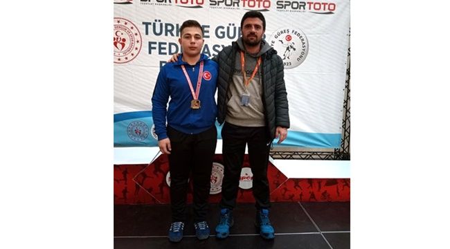 - Zonguldaklı güreşçi şampiyona bileti aldı
