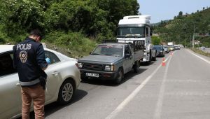 - Zonguldak'a giriş çıkışlarda uzun kuyruklar oluştu
