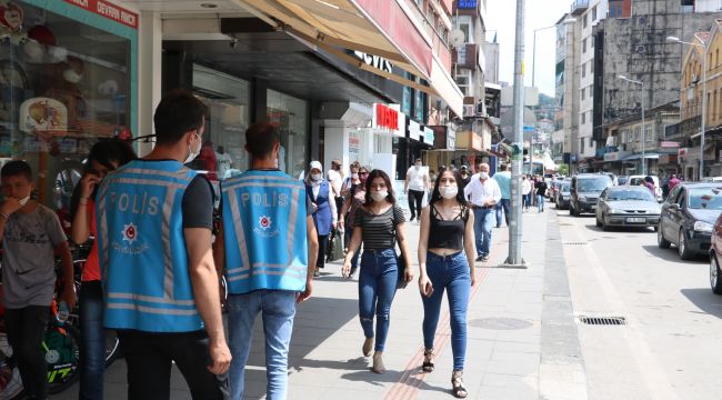 Vatandaşlara maske ve sosyal mesafe uyarısı