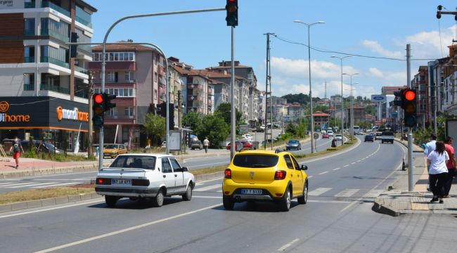 KEPEZ SOLAK YOL AYRIMINA SİNYALİZASYON KURULDU
