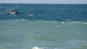  Boğulma tehlikesi geçiren adamı sahil güvenlik kurtardı