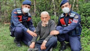  90 yaşındaki kayıp adamı jandarma ekipleri buldu