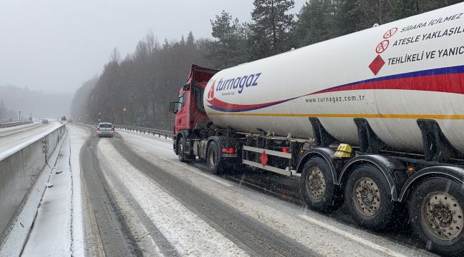 - Bolu Dağı’nda sürücüler zor anlar yaşıyor