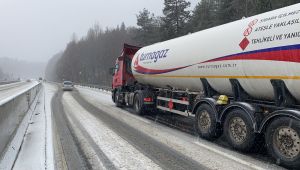 - Bolu Dağı’nda sürücüler zor anlar yaşıyor