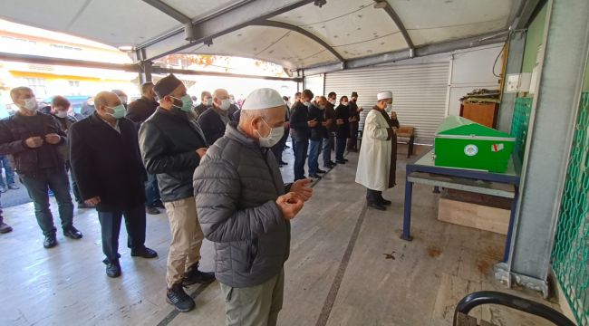 Emekli öğretmen Hikmet Kan dualarla uğurlandı