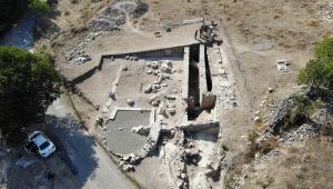 - Karadeniz’in Zeugmasında yapılan kazılar yeni eserler ortaya çıktı