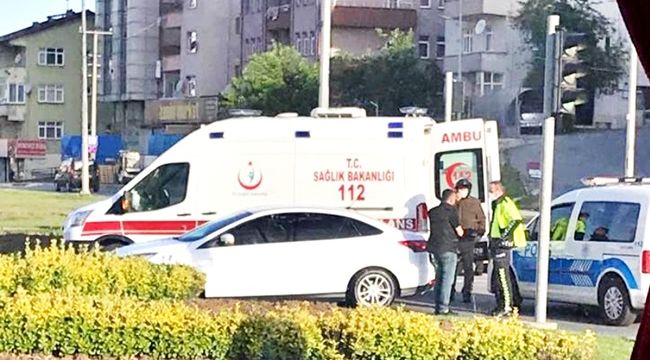 Otomobilin çarptığı motosiklet sürücüsü hayatını kaybetti