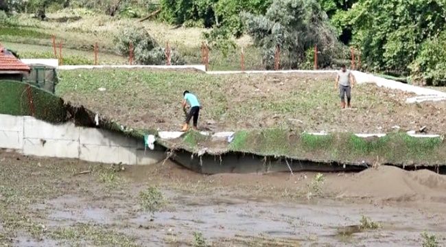 Bayramda oturmayı düşündüğü ev sular altında kaldı (vİDEo)