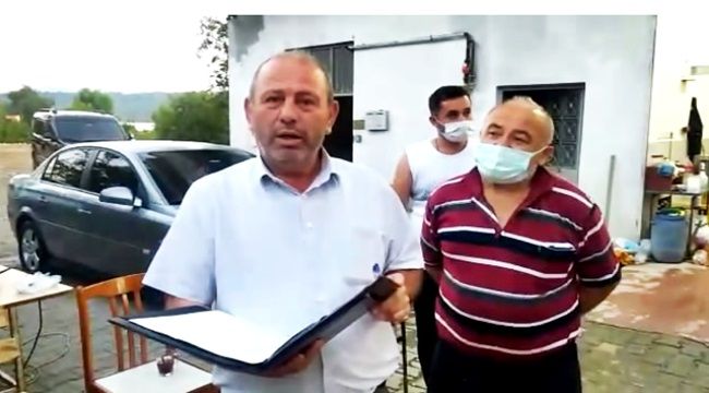 Köy muhtarı, evleri ve tarlaları dolaşıp, aşıya çağırıyor