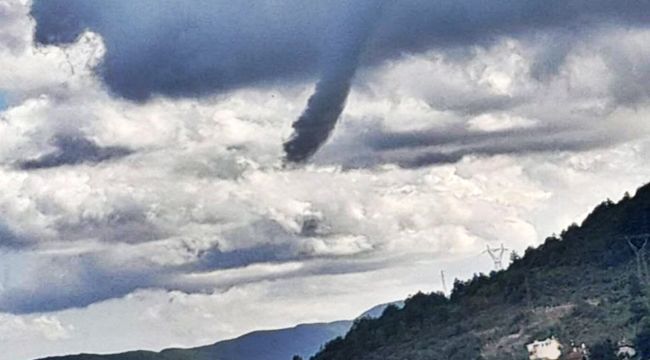 Karadeniz'de hortum paniği 