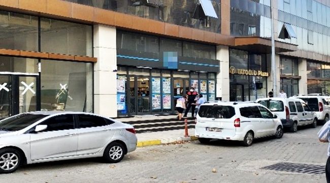 Markete giren müşteri 2 görevliyi darp etti