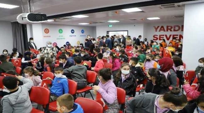 Kızılay 150 çocuğa kırtasiye yardımında bulundu