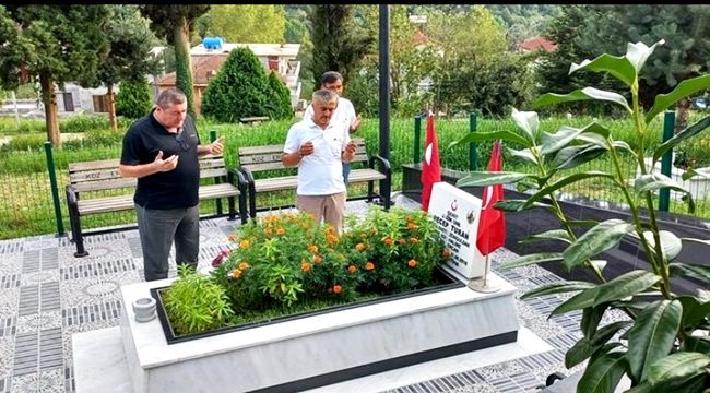 TEKİN'DEN ŞEHİT RECEP TURAN'IN MEZARINA ZİYARET 