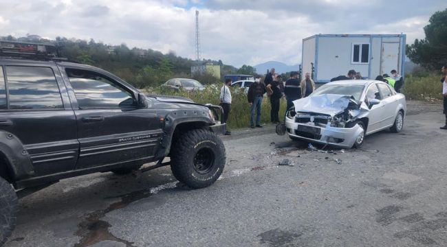 - Alaplı’da iki otomobil kafa kafaya çarpıştı: 2 yaralı