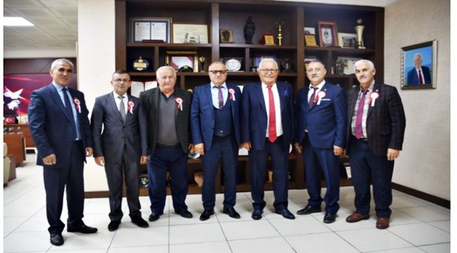 Başkan Posbıyık, muhtarlar derneği yönetimini ağırladı