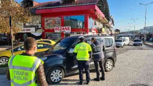 Alaplı'da 'Bir Hareketine Bakar Hayat trafik uygulaması