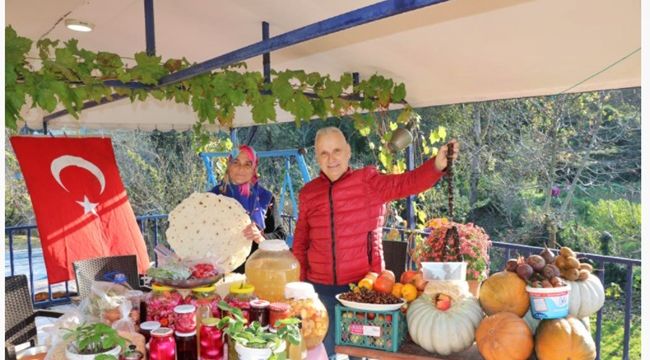 Emekli maaşının iki katını yetiştirdiği ürünlerden kazanıyor