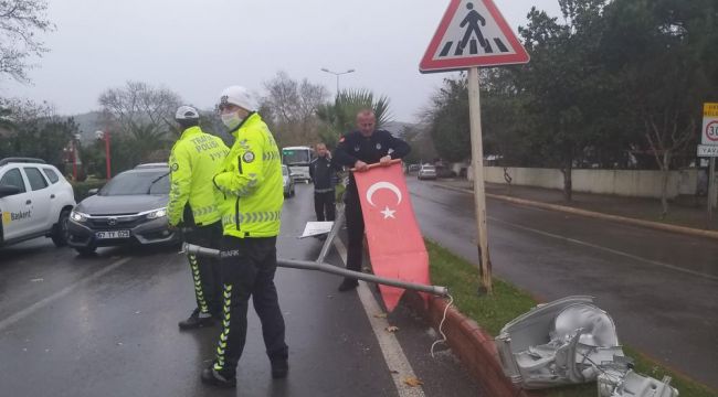 - Zabıtanın Türk bayrağı hassasiyeti
