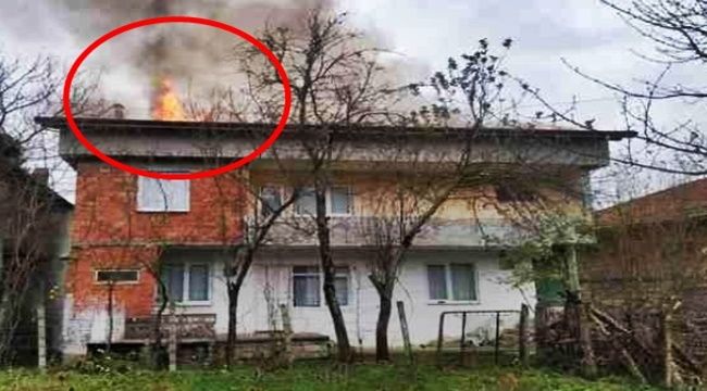 Zonguldak'ta iki katlı köy evinin çatısında yangın