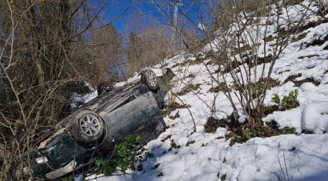 Alaplı'da fındık bahçesine uçan otomobil takla attı