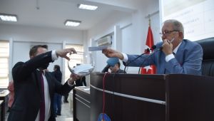 Belediye meclisinde seçim...