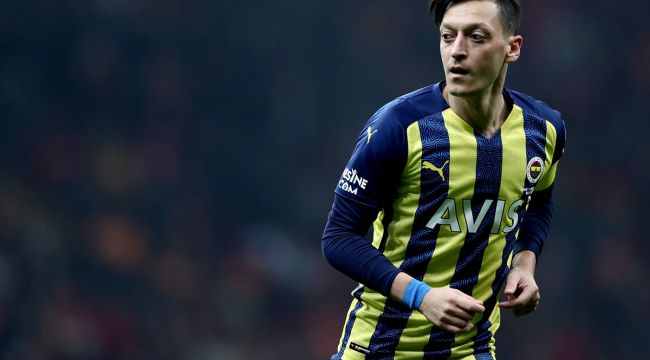 Medipol Başakşehir, Mesut Özil'i kadrosuna kattığını açıkladı