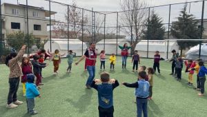  Gönüllü öğretmenlerden depremzede çocuklara psikososyal destek